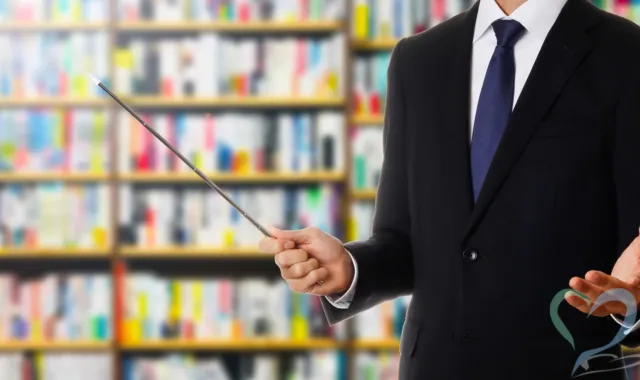 洗脳をする教師