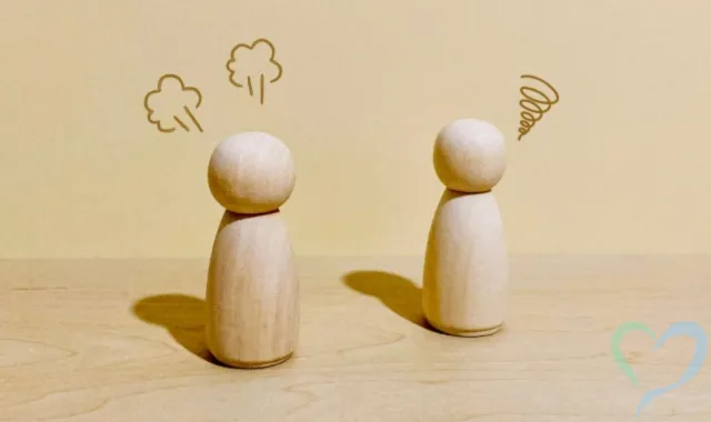 相手を脅迫するイメージ（人形）