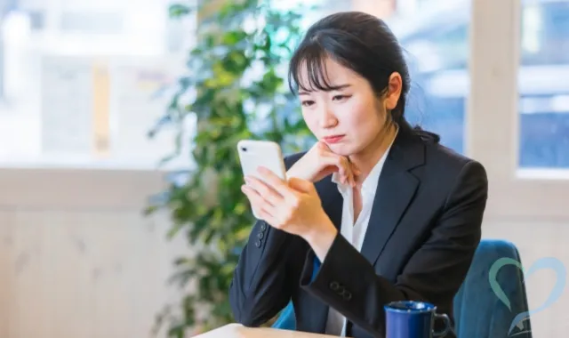 逆恨みトラブルに悩む女性