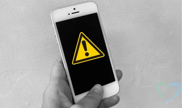 スマホ画面に危険マーク