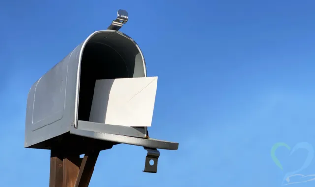 ポストに郵便物