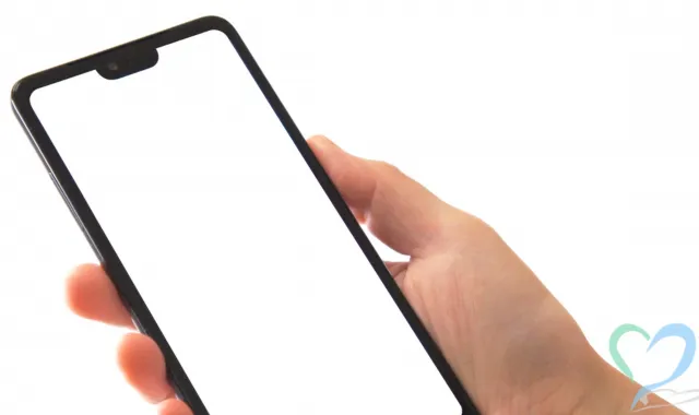 スマホを持つ手