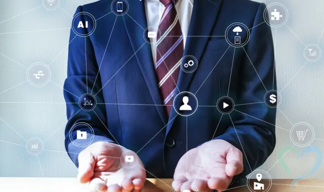 スーツの男性の手のひら