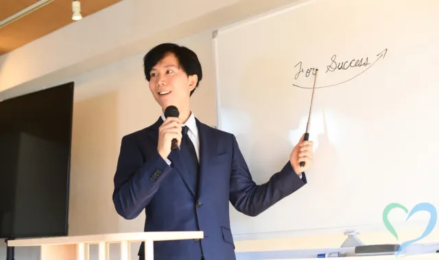 マルチ商法を説明する人